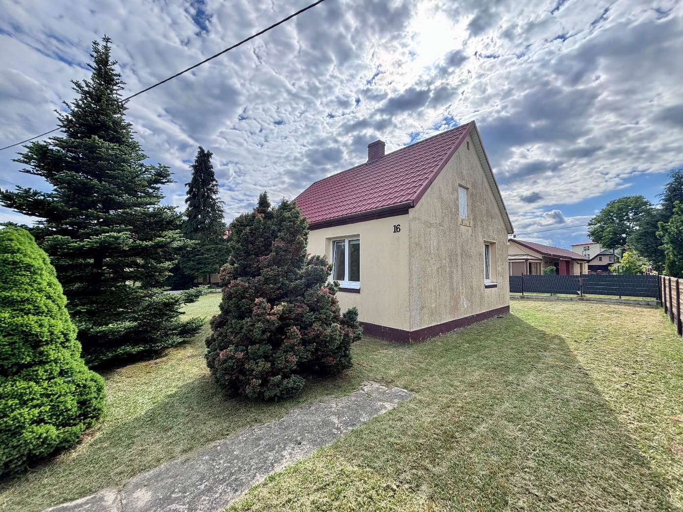 Dom wolnostojący z działką 687 m² w spokojnej lokalizacji – Bliżyn – zdjęcie 2