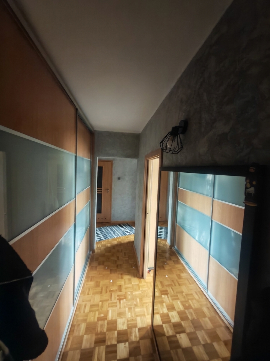 PRZYTULNE MIESZKANIE 48 m² Z BALKONEM I PIĘKNYM WIDOKIEM NA GÓRY ŚWIĘTOKRZYSKIE! – Skarżysko-Kamienna – zdjęcie 2